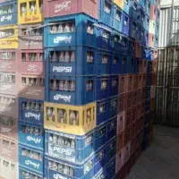 تعدادی جعبه پپسی و زمزم ب فروش میره