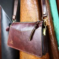 تولید کننده انواع محصولات چرم طبیعی|کیف، کفش، کمربند|سبزوار, قائم|دیوار