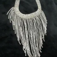 گردن بند سفید تمام نگین ،بدلیجات