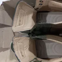 کفش|کیف، کفش، کمربند|رباط‌کریم, رباط‌کریم|دیوار