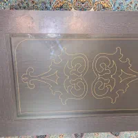 میز و ۴ عدد گل میز