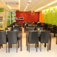 رستوران فعال با تجهیزات به همراه ویزای اقامت