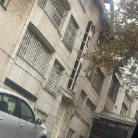 دربست در۳ طبقه بنا/مناسب خوابگاه  کلینگ  کافه .