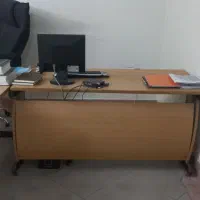 میز اداری یا منشی در حد خیلی نو|مبلمان اداری|شیراز, زرهی|دیوار