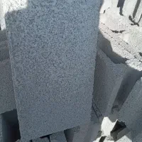 بلوکه سیمانی  ۱۸در۳۸و ۱۳ در۳۸ تخلیه در محل و بنا