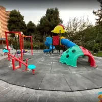 تاب و سرسره و نیمکت و سطل زباله