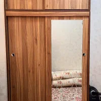 کمد لباس جادار و تمیز و کاملا سالم با جنس خوب