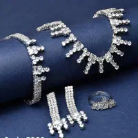 استخدام فروشنده خانم