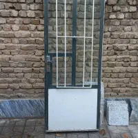 درب و پنجره آهنی سالم
