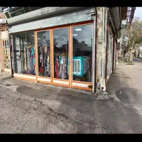 زیر زمین 50 متر جنب کتاب خانه ابوعلی سینا