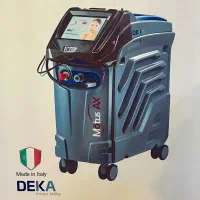 دستیار پزشک و دستیار پاکسازی پوست