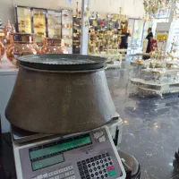 دیگچه مسی با سینی قدیمی ظرفیت ۳۰نفره