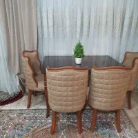میز نهارخوری ۴نفره تمیز با شیشه ۸میل