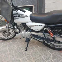 موتور سیکلت رهرو cgl 150 سفید رنگ