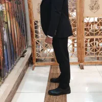 کت شلوار|لباس|بندر انزلی, زنبق|دیوار