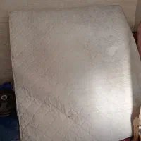 تشک تخت دو نفره در حد نو
