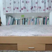 تخت خواب کارکرده