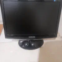 مانیتور ۱۹ سامسونگ تمیز و اصلا کار نکرده