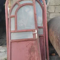 یک درب منزل سنگین وزن کاملا سالم و کم استفاده