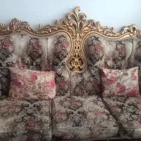 یک دست مبل سلطنتی هفت نفر ه که دونفره تعمیر