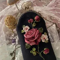 آموزش هنر زیبای روبان دوزی