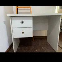 میز تحریر  ام دی ام سفید دو کشو سالم