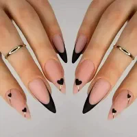 خدمات کاشت ناخن با تخفیفات ویژه