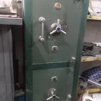 گاو صندوق در دو طبقه