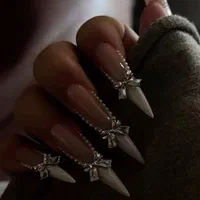 خدمات و اموزش کاشت ناخن اموزش بافت مو اکستنشن مژه|خدمات آرایشگری و زیبایی|فردیس, فردیس|دیوار