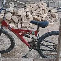 26 کمکی تایر عقب یکم تاب داره