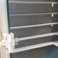 قفسه MDF و صفحه چوبی همرنگ زمینه پشت