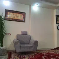 مبل تک نفره دوتا به علت جابجایی میفروشم