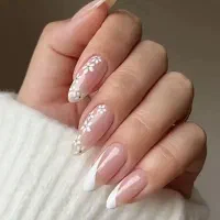 طراح ناخن حرفه ای