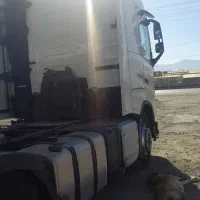 کشنده|خودرو سنگین|میانه, |دیوار