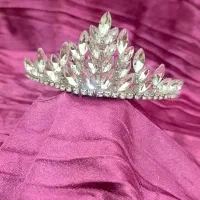 تاج و زیورآلات