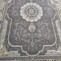 دو عدد فرش کاملا نو و دو عدد پشتی