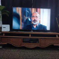 تلویزیون 50 اینچ ال جی همراه با میز