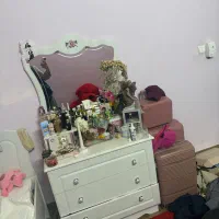 تخت و میز ایینه