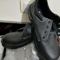 کفش کار نو