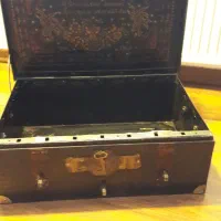 صندوق عتیقه روسی فلزی و قفل عتیقه کلکسیونی