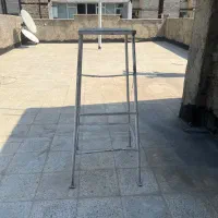 چهارپایه اهنی