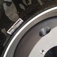 لاستیک نیسان سیمی با رینگ ترک در حد نو|قطعات یدکی و لوازم جانبی|رودبار, |دیوار