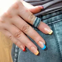 کاشت ناخن|خدمات آرایشگری و زیبایی|باسمنج, |دیوار