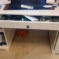 میز تحریر ایکیا