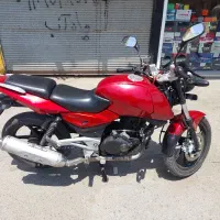 پالس ۱۸۰ یو جی فور