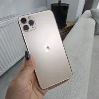 ایفون ۱۱ پرومکس ۲۵۶ zaa در حد آک بدون بازشدگی