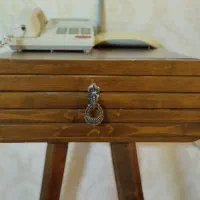 میز تلفن  کنارسالنی