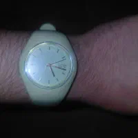 ساعت آیس رنگ کرم اصل