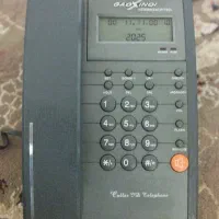 دو عدد تلفن رومیزی