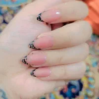 کاشت ناخن در خانه